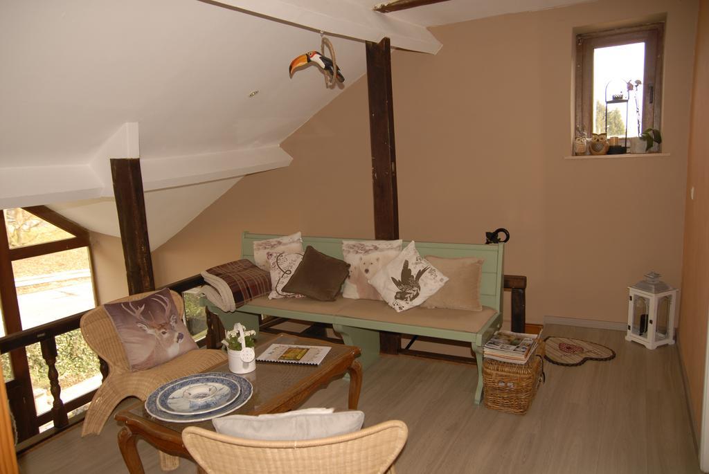Le Clos Arboré  Libramont-Chevigny Esterno foto